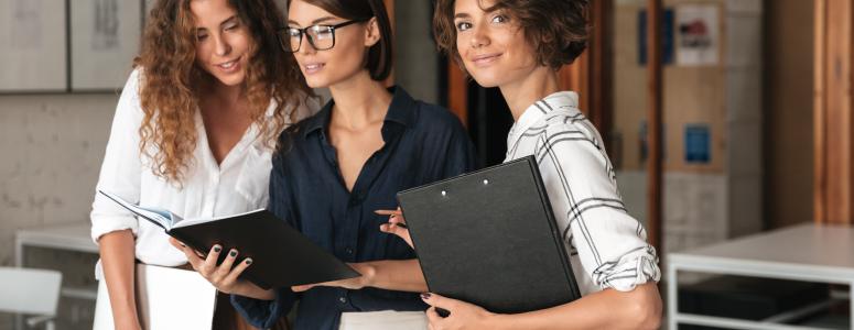 trois-femmes-au-travail